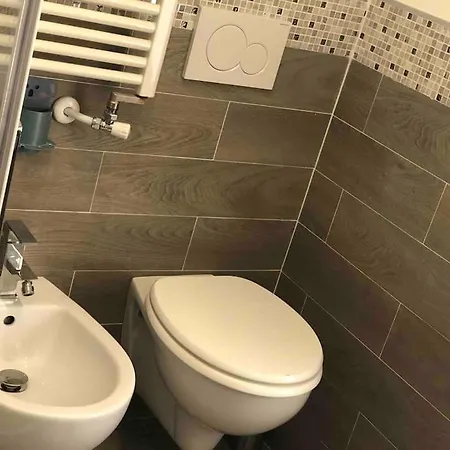Apartment In Downtown *